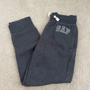 Boys GAP Gray Sweatpants Relaxed Fit Joggers